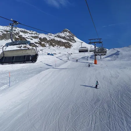 Imhof Alpine بيت ضيافة 3*